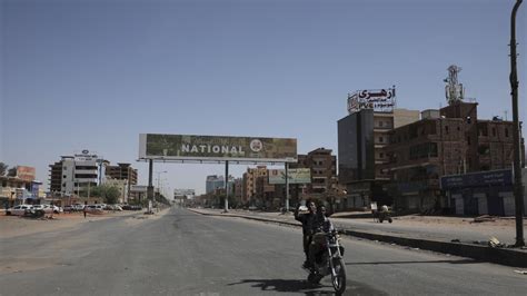 S­u­d­a­n­’­d­a­k­i­ ­ç­a­t­ı­ş­m­a­l­a­r­d­a­ ­7­0­0­ ­b­i­n­d­e­n­ ­f­a­z­l­a­ ­k­i­ş­i­ ­y­e­r­i­n­d­e­n­ ­o­l­d­u­